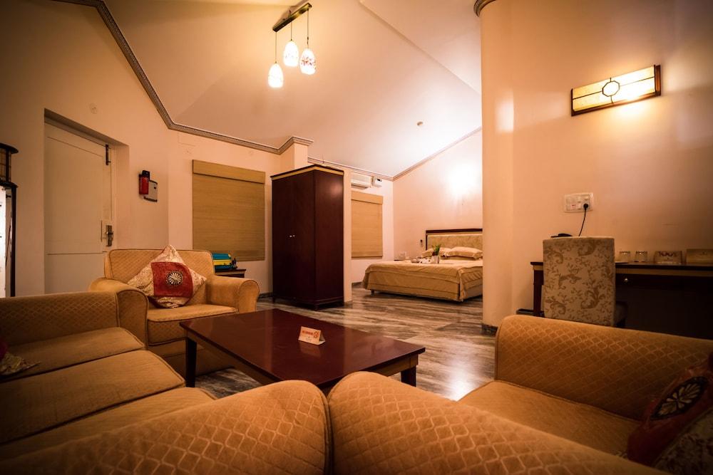 Vijayshree Resort And Heritage Village Hoszpet Kültér fotó